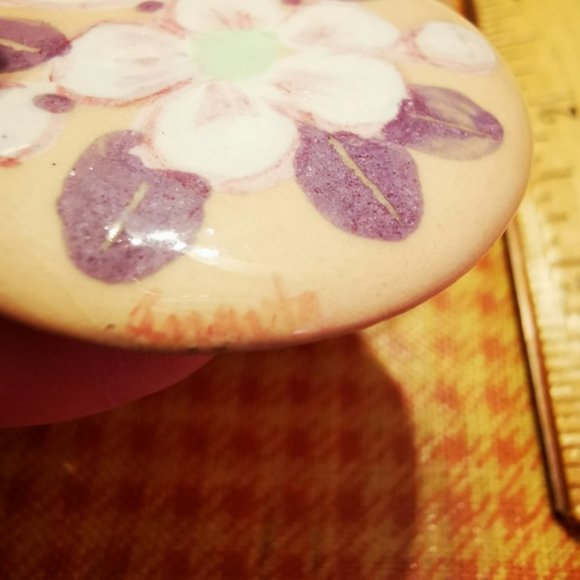 Vintage Signed Hand-painted Ceramic Round Floral Brooch - Picture 6 of 9